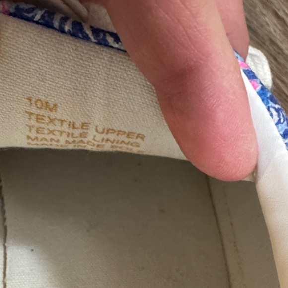 Lilly Pulitzer “Abigail” Size 10M Pink and Blue Floral Sneakers - Picture 4 of 9